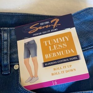 Seven 7 Jean shorts Bermuda style size 16